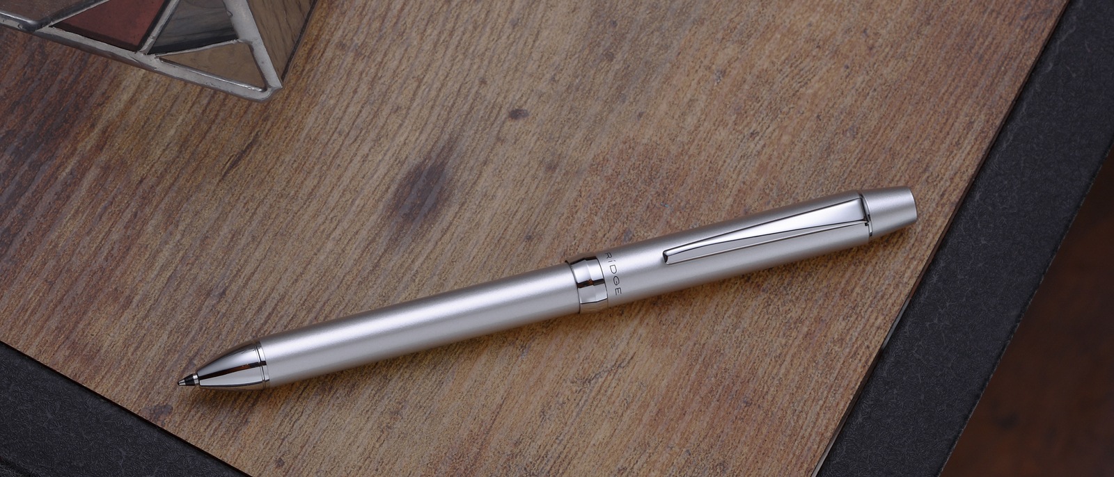 【美しさは機能となった。】パイロット 3+1リッジ RiDGE 3色 0.7 細字ボールペン＋シャープ0.5㎜ BTHRT5SR 多機能ペン 多機能筆記具