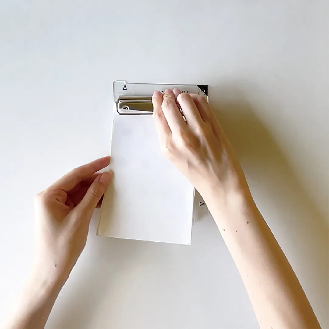 クツワ　ペーパーカッター　ヨンブンカッツ　4BunCuts　ブラック　VS028BK　クリア　VS028CL