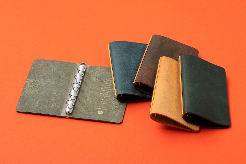 【本場イタリアンレザー】 PLOTTER プロッター 5001 5穴リングレザーバインダー プエブロ ミニ5サイズ 77717285 77717286 77717287 77717288 6穴リングレザーバインダー ミニ5 【銀色：シルバーリング】