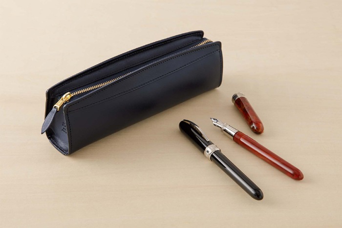 デザインフィルノックス　本革製レザー筆入れ　お祝いやプレゼントに　ピアスペンケースMサイズ　236017 