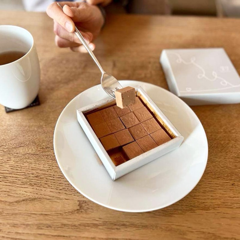 aiko 初恋　非売品　チョコレート風 非売品】aiko 初恋 チョコレート風パッケージ【CD】 Amazon.co.jp