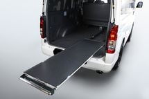 ハイエースやキャラバンのカスタムパーツならユーアイビークル