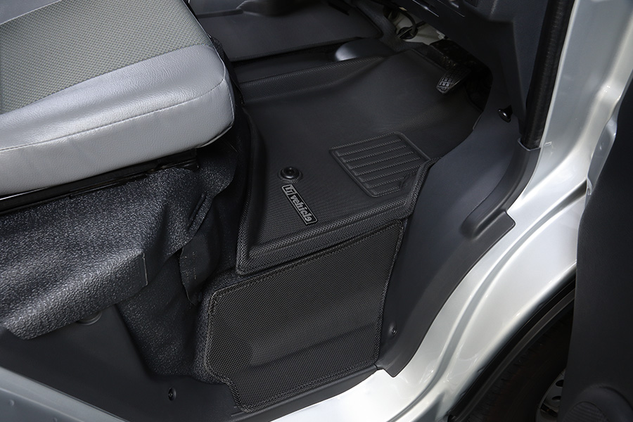 タウンエース用 3Dラバーマット 1列目5ピース（バン／トラック共用）