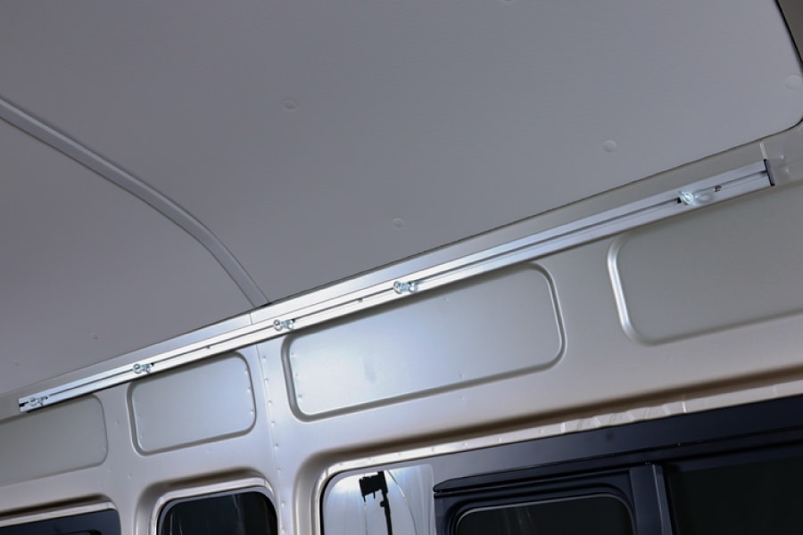 ハイエース 200系 スーパーロングバンDX専用 アルミスライドバー