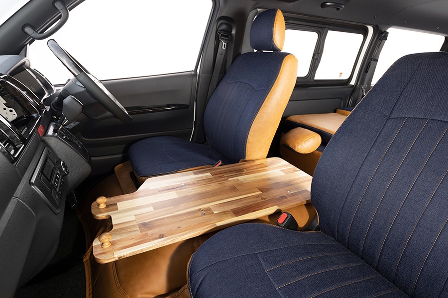 ハイエース200系 <br>センターフラットパネル(ヴァンツアラー）