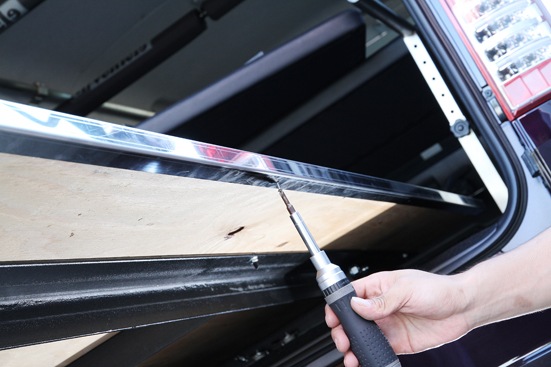 キャラバン プレミアムGX/DX<br>スライドフロア専用<br>オプションサイドカバー