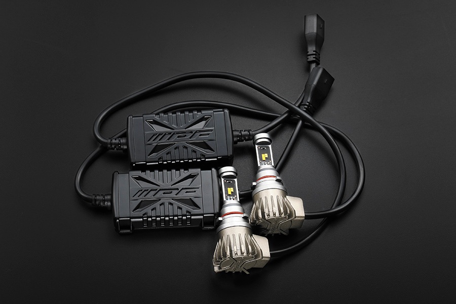 ハイエース 200系<br>切替式LEDフォグランプバルブ PSX26（3型後期～6型）