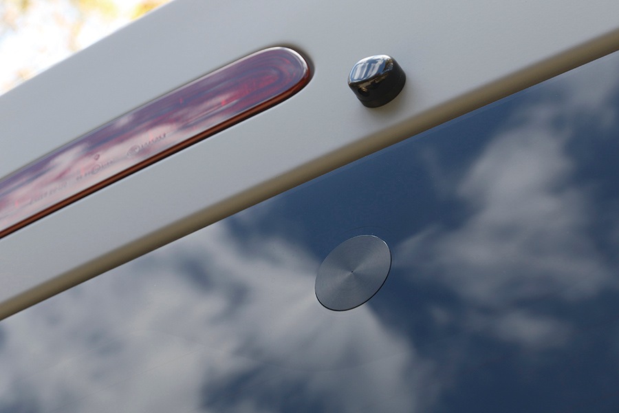 ハイエース 200系<br>リアワイパーホールカバー