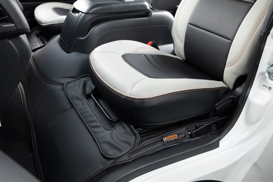 ハイエース 200系<br>エンジンルームカバー フロント