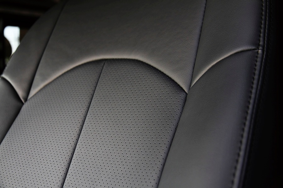 キャラバン プレミアムGX用<br>シートカバー(ブラック)