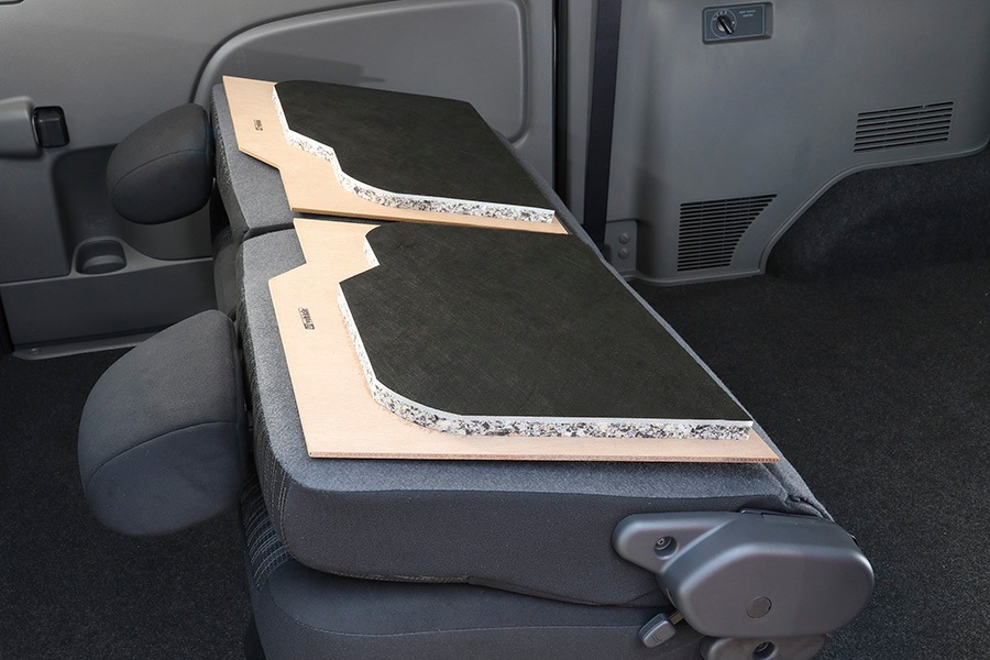 キャラバン プレミアムGX用<br>セカンドシートバックパネル