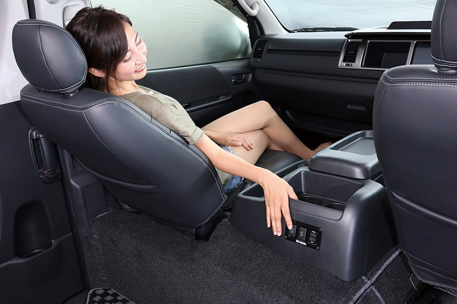 ハイエース200系 専門店 ユーアイビークルのハイエース パワースライド