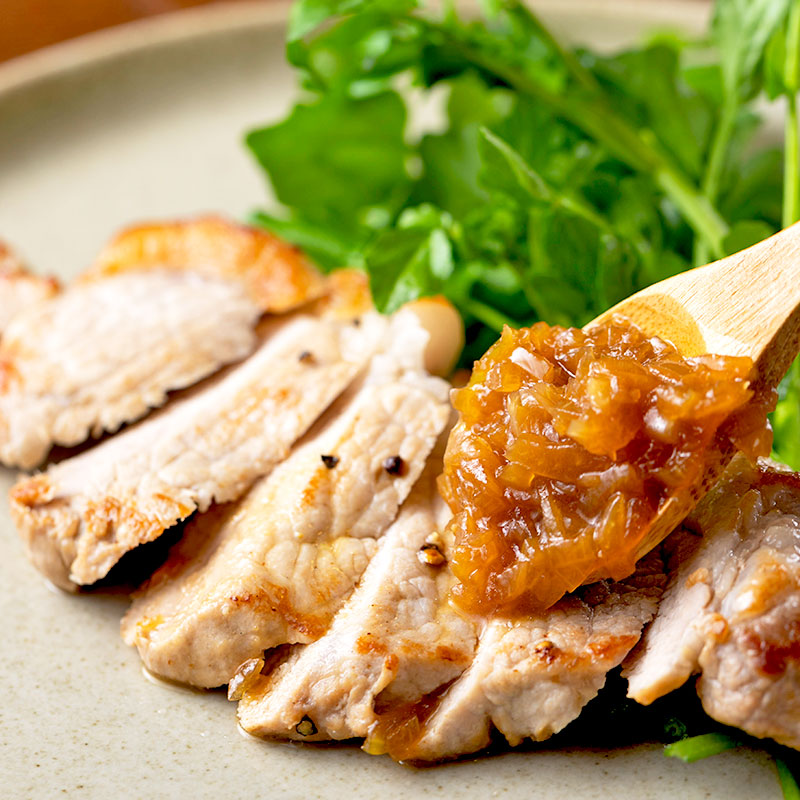 遠州黒豚ロース肉 750g 切り身 旨みと甘みを合わせ持つ上質な脂身♪ 【栗山商店】 【のし紙対応】