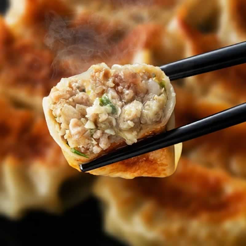 【冷凍餃子】うま塩だれじゅわ～っと肉餃子 1セット（15個入）  【9800円以上送料無料対象≪冷凍便≫】【伊豆・村の駅】