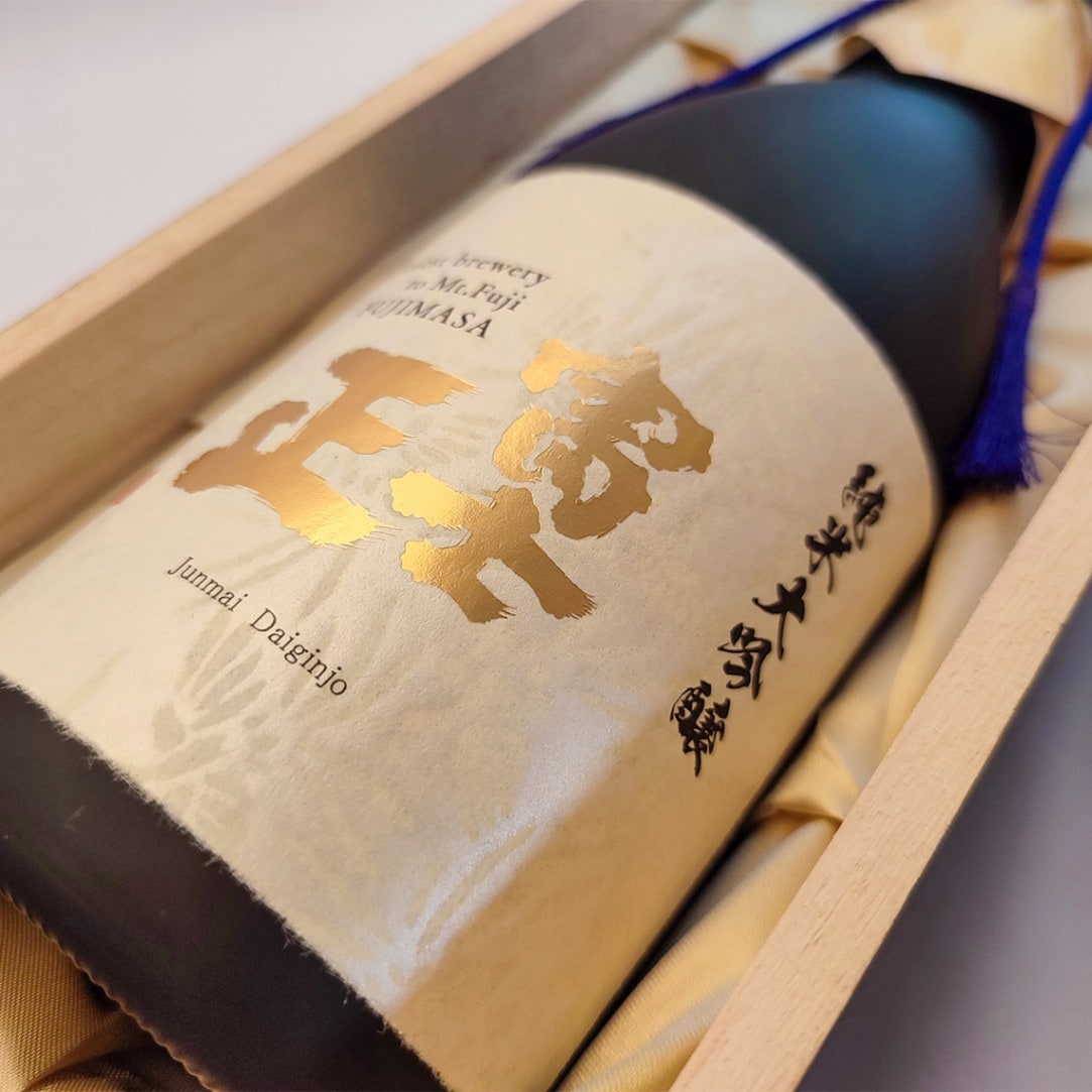 富士正 純米大吟醸　35％　桐箱入1800ml  【富士正酒造】  【熨斗対応可】