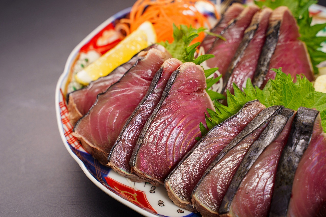 人気デザイナー 一本釣り炭焼かつおたたき かつお刺身 600ｇ カット物 タレ１本 製造直売 Materialworldblog Com