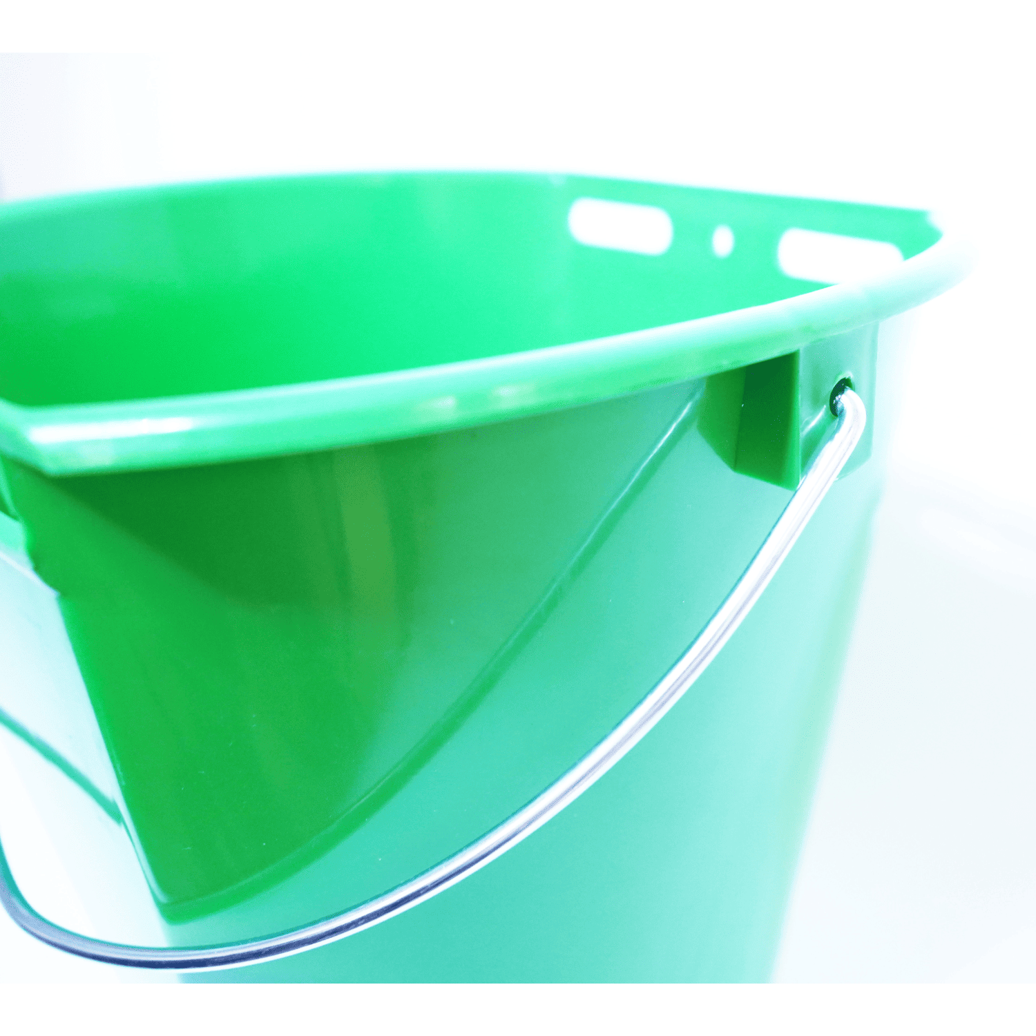 取っ手付き哺乳バケツ 8L（１つ穴）【３個セット】