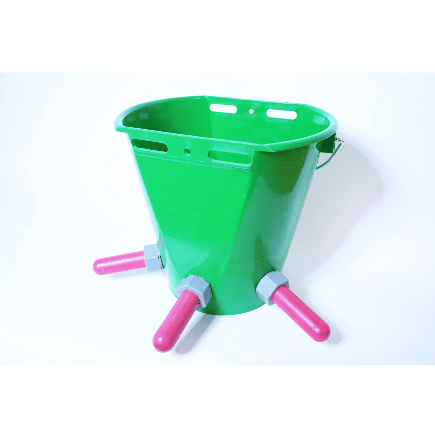 取っ手付き哺乳バケツ ８L（3つ穴）【３個セット】