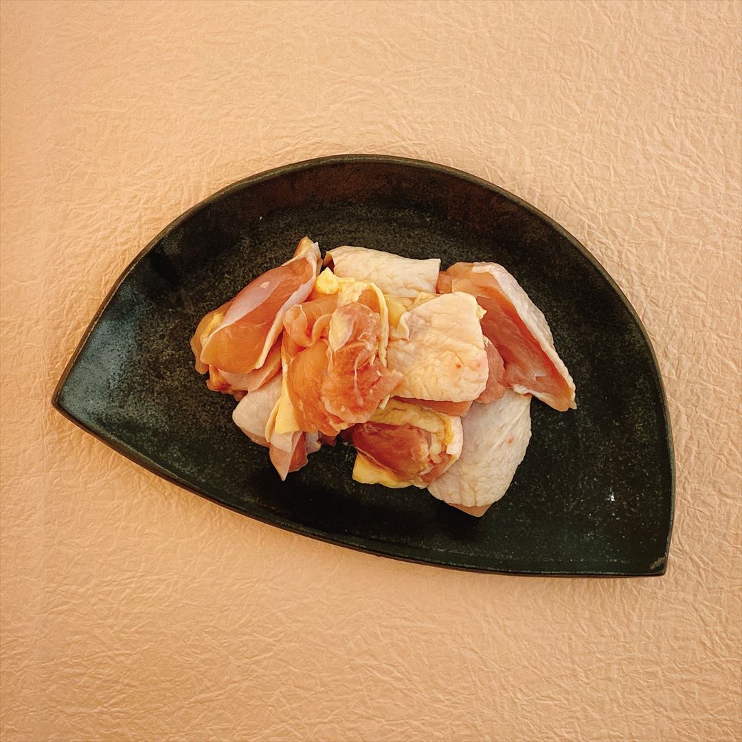 ≪冷凍≫日南どりもも肉ぶつ切り（２５０ｇ入）