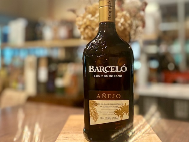ロン・バルセロ・アニェホ ラム酒 700ml【ラム37.5%】