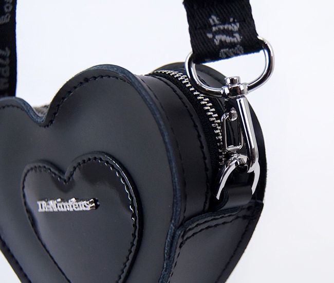 Dr.Martens ドクターマーチン ミニ ハートバッグ［AD092001］【BASIC