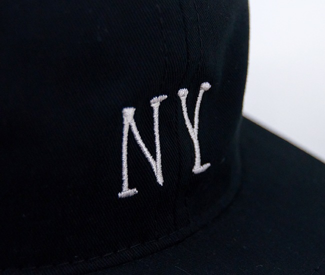 ネイビー NYロゴ キャップ mondaysuch NY ヤンキースキャップ ネイビー MoMA Edition(ネイビー)：ファッション