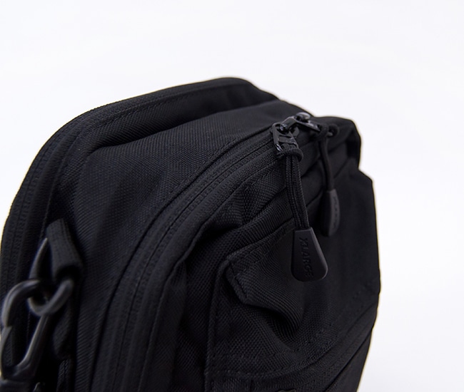 SOLDOUT】XLARGE エクストララージ スクエアショルダーバッグ