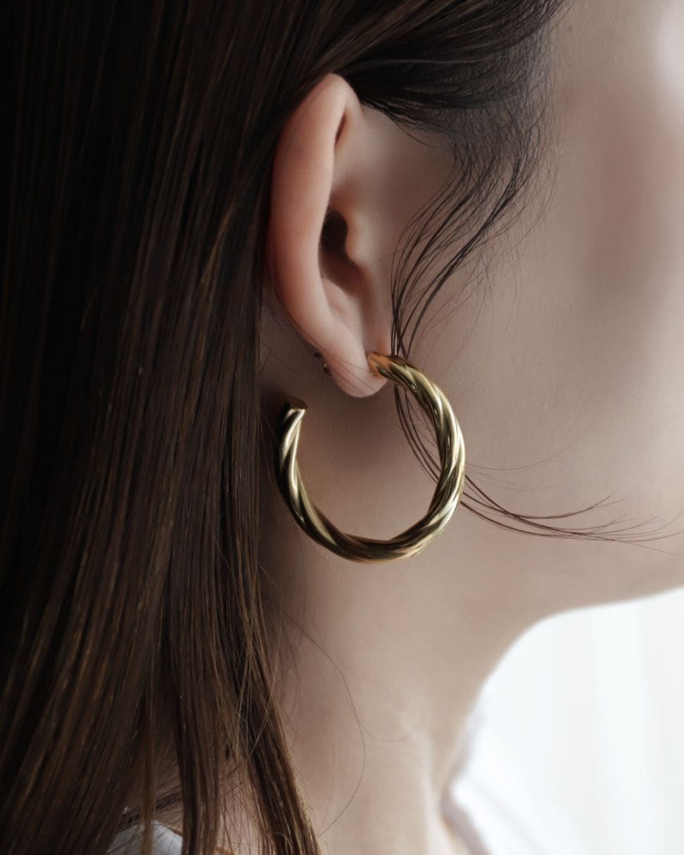 Bold Twist Hoop PC