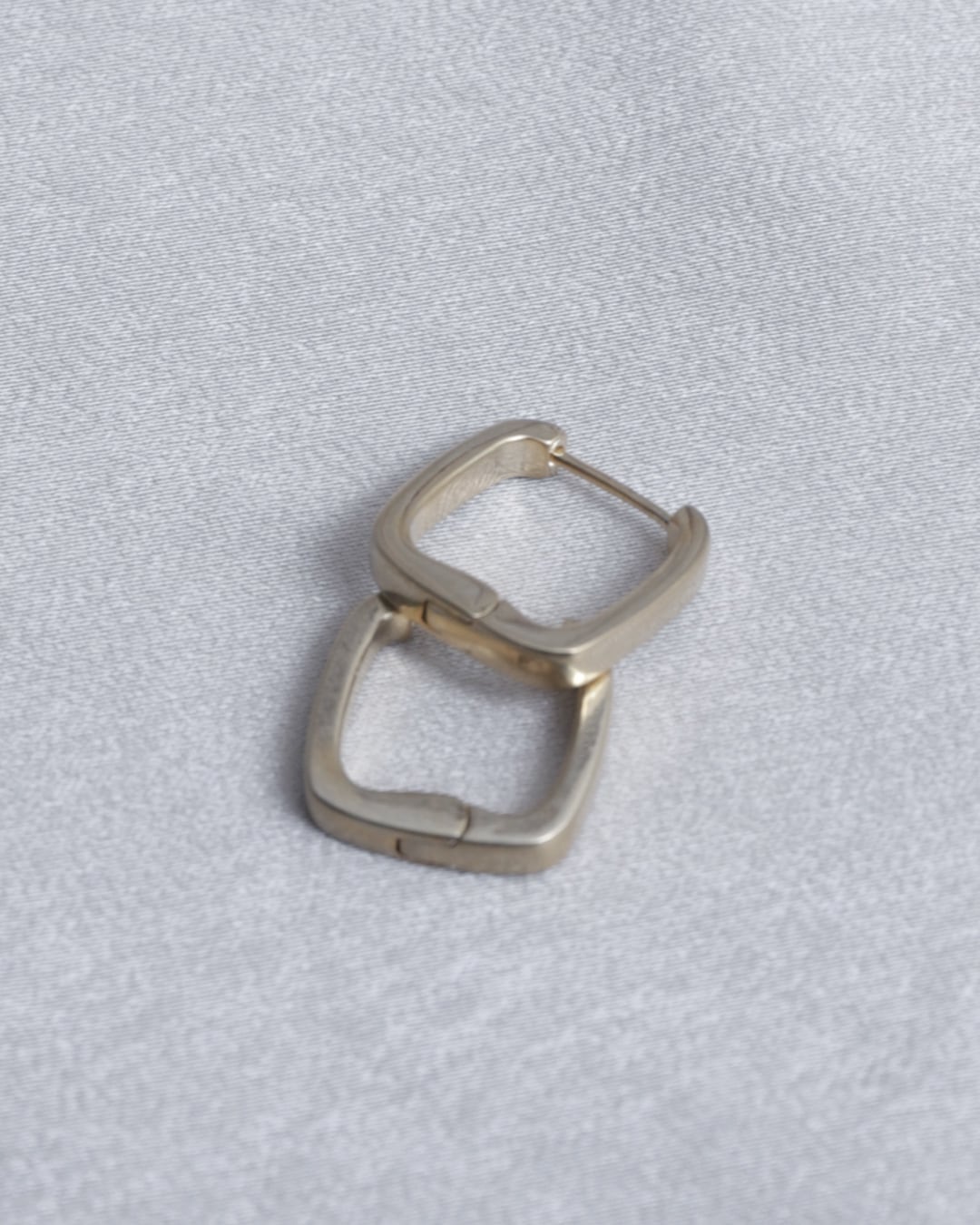 Edge Line Spring Hoop PC
