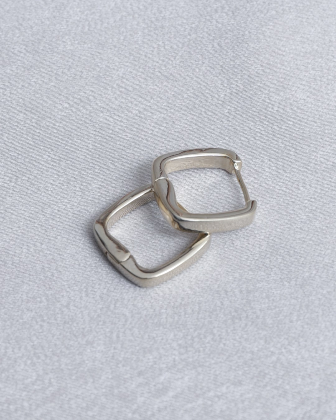 Edge Line Spring Hoop PC