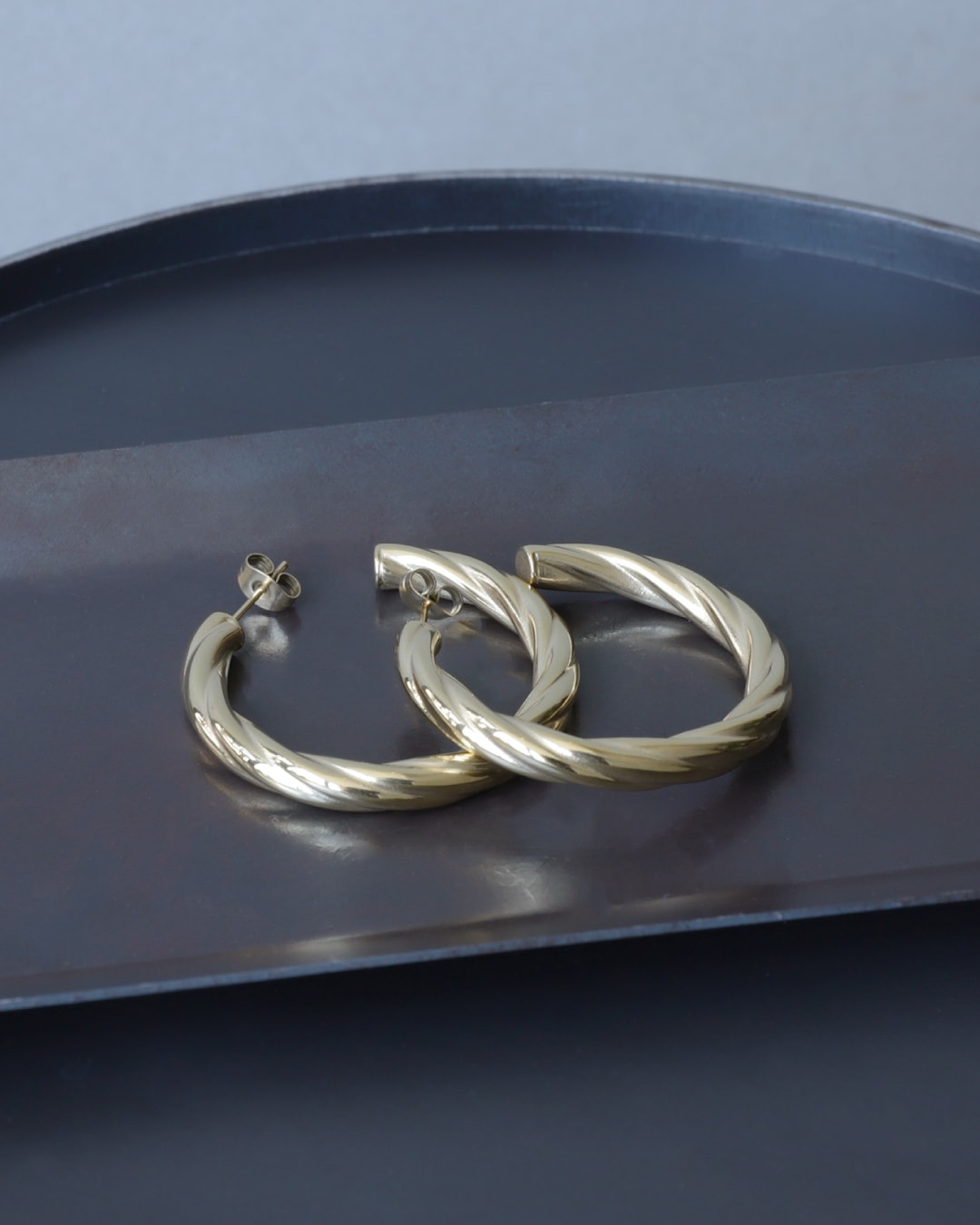Bold Twist Hoop PC