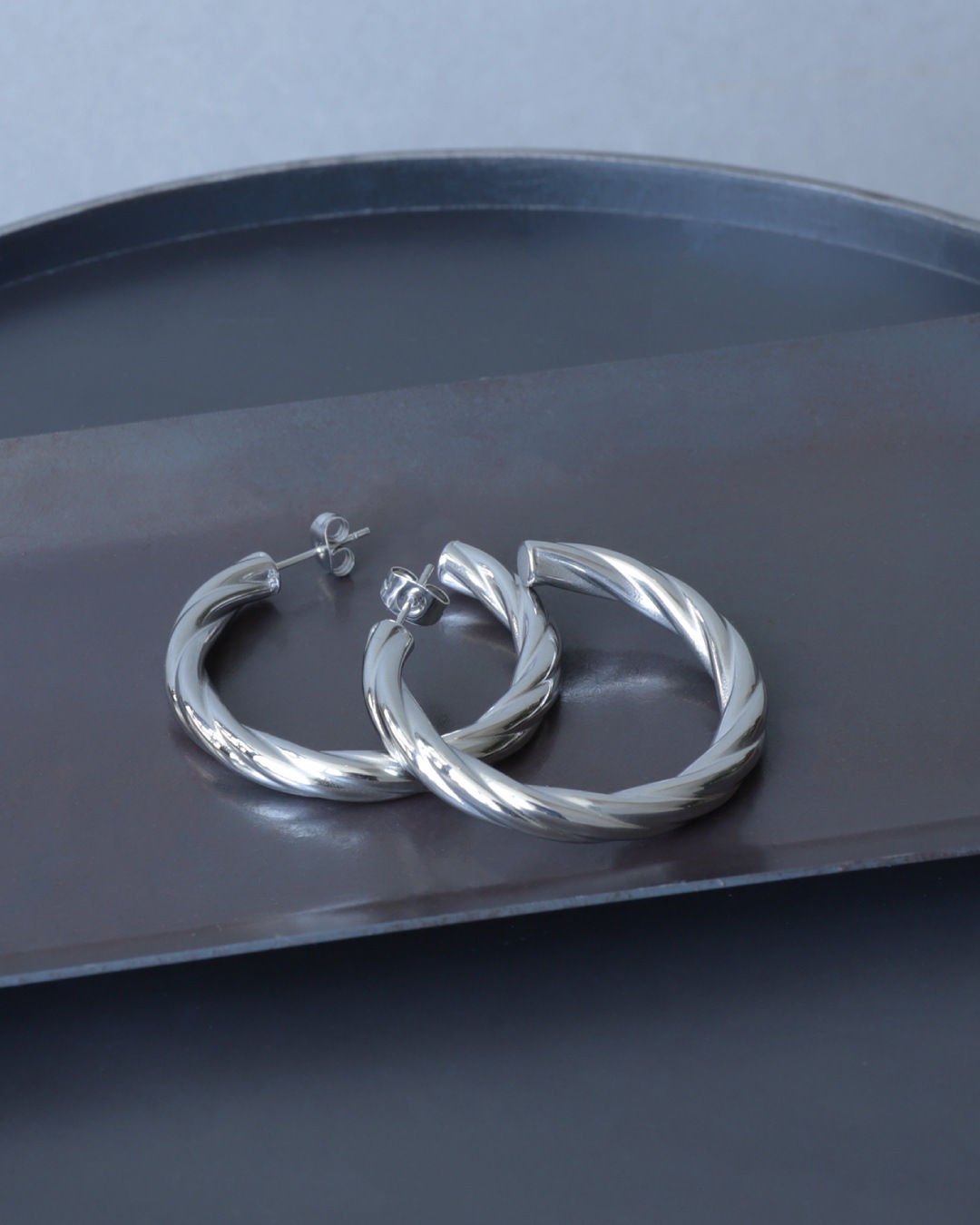 Bold Twist Hoop PC