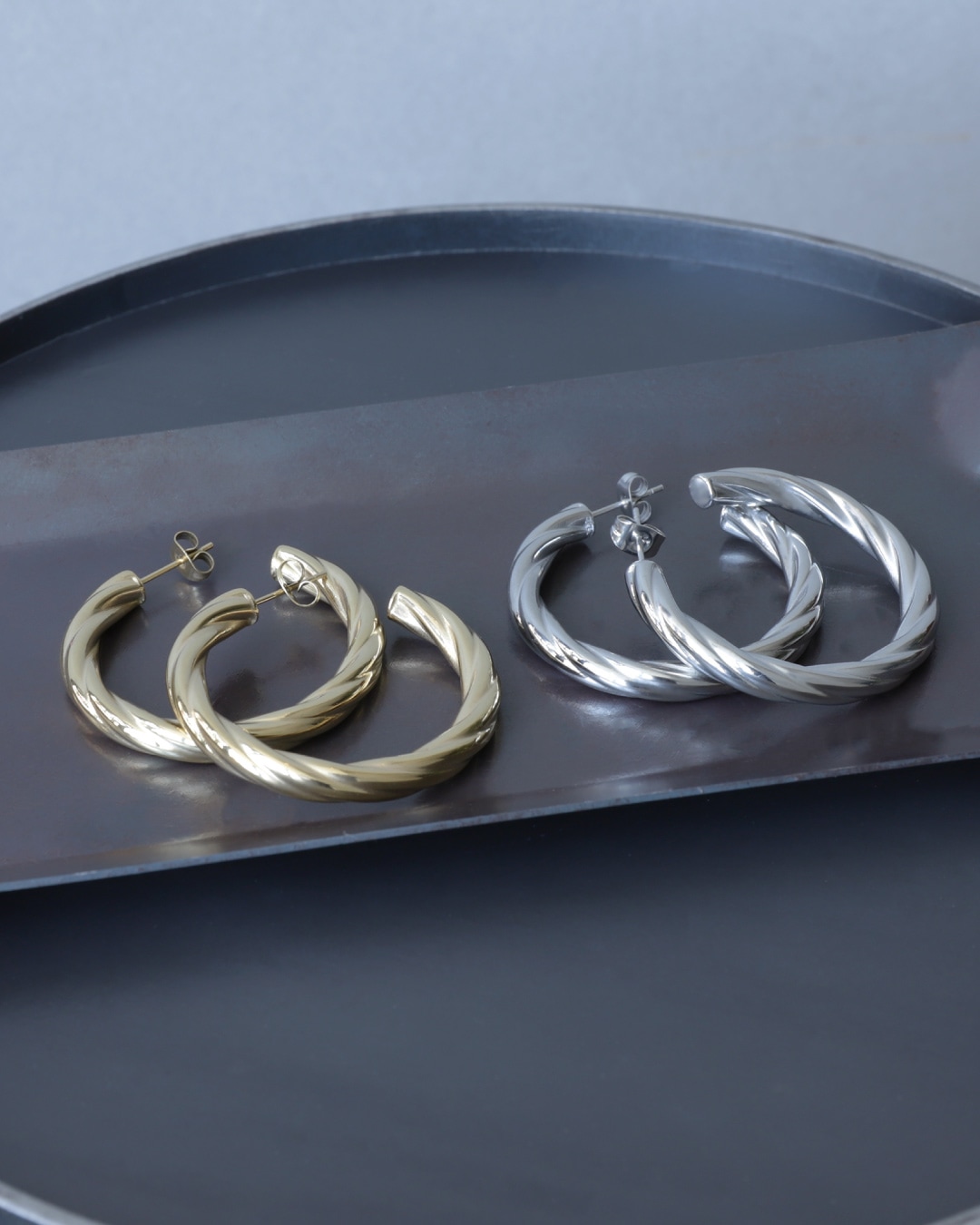 Bold Twist Hoop PC