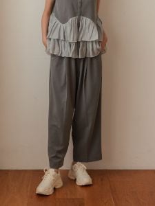 美品 unminou アンミヌ スカラップニットカラートップス 襟取り外し可 UNMINOU(アンミヌ) - 大人フェミニンスタイルを提案する