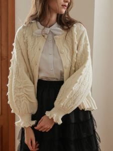 【美品】アンミヌ　UNMINOU スカラップカラーブラウス　サックス　レース 美品】アンミヌ UNMINOU スカラップカラーブラウス サックス