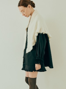 Frill Triangle Muffler(IVORY)
