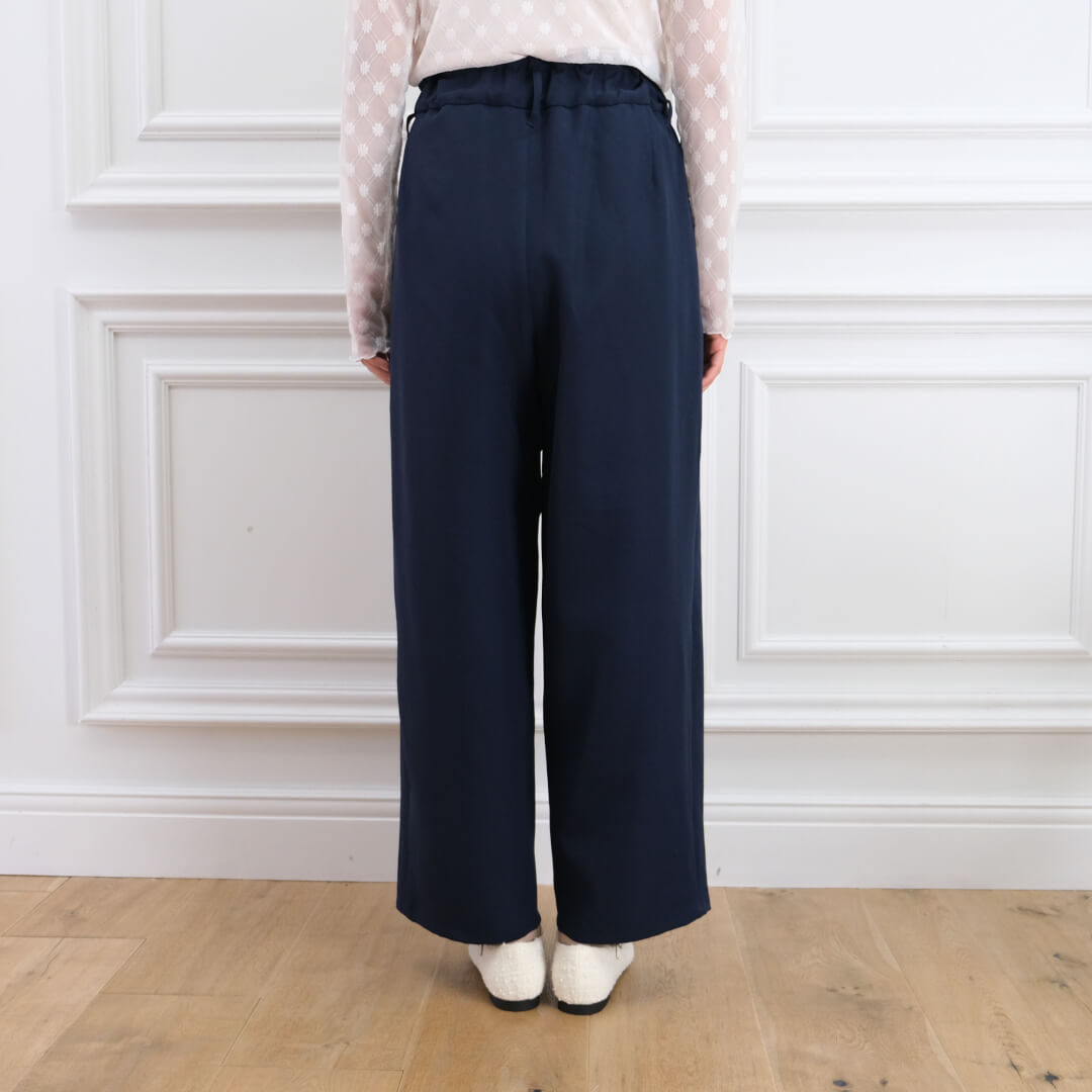 Smooth Tuck Pearl Pants(NAVY)