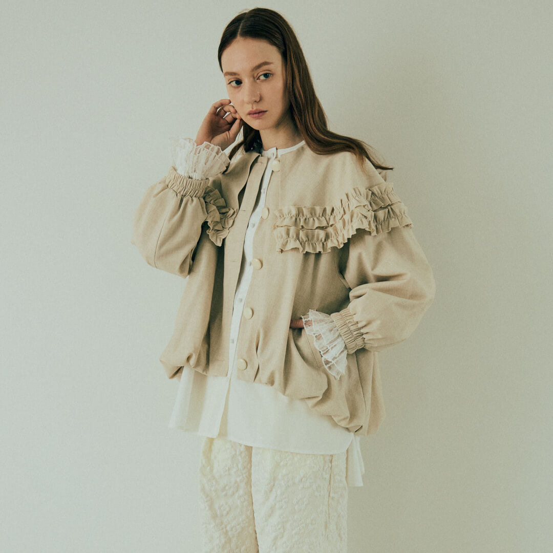 Frill Cape Blouson(BEIGE)
