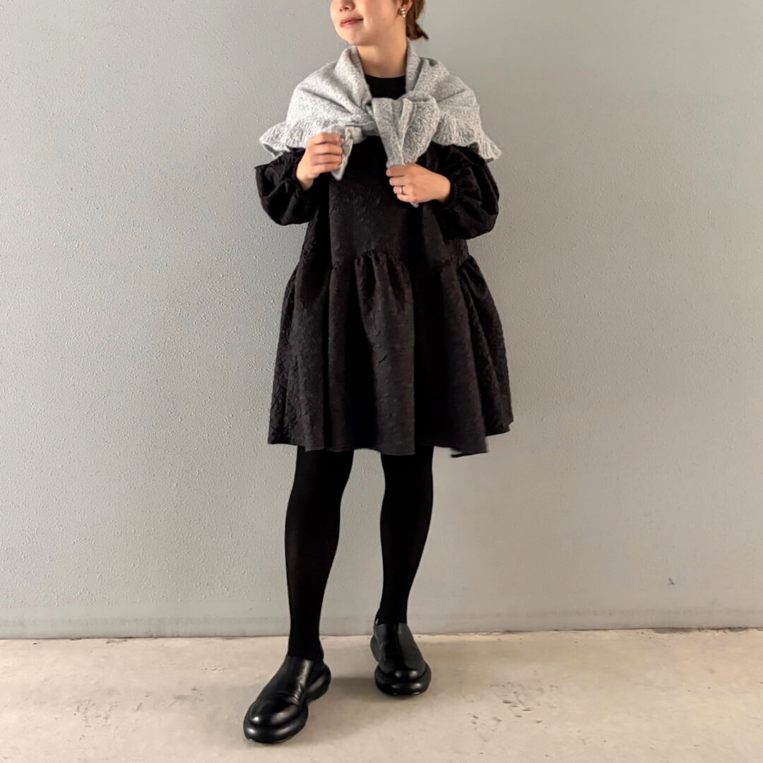 Frill Triangle Muffler(GRAY)