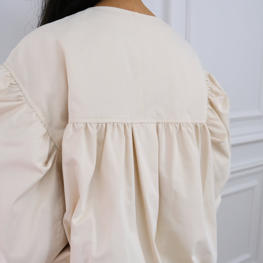 タックスリーブフリルブルゾン(IVORY) | すべての商品 | UN MINOU