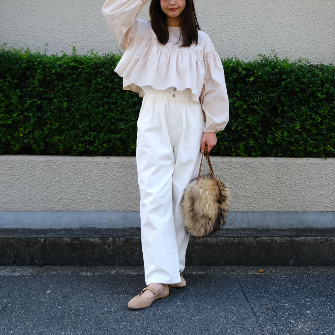 �ƥ������ɥ֥饦��(BEIGE)