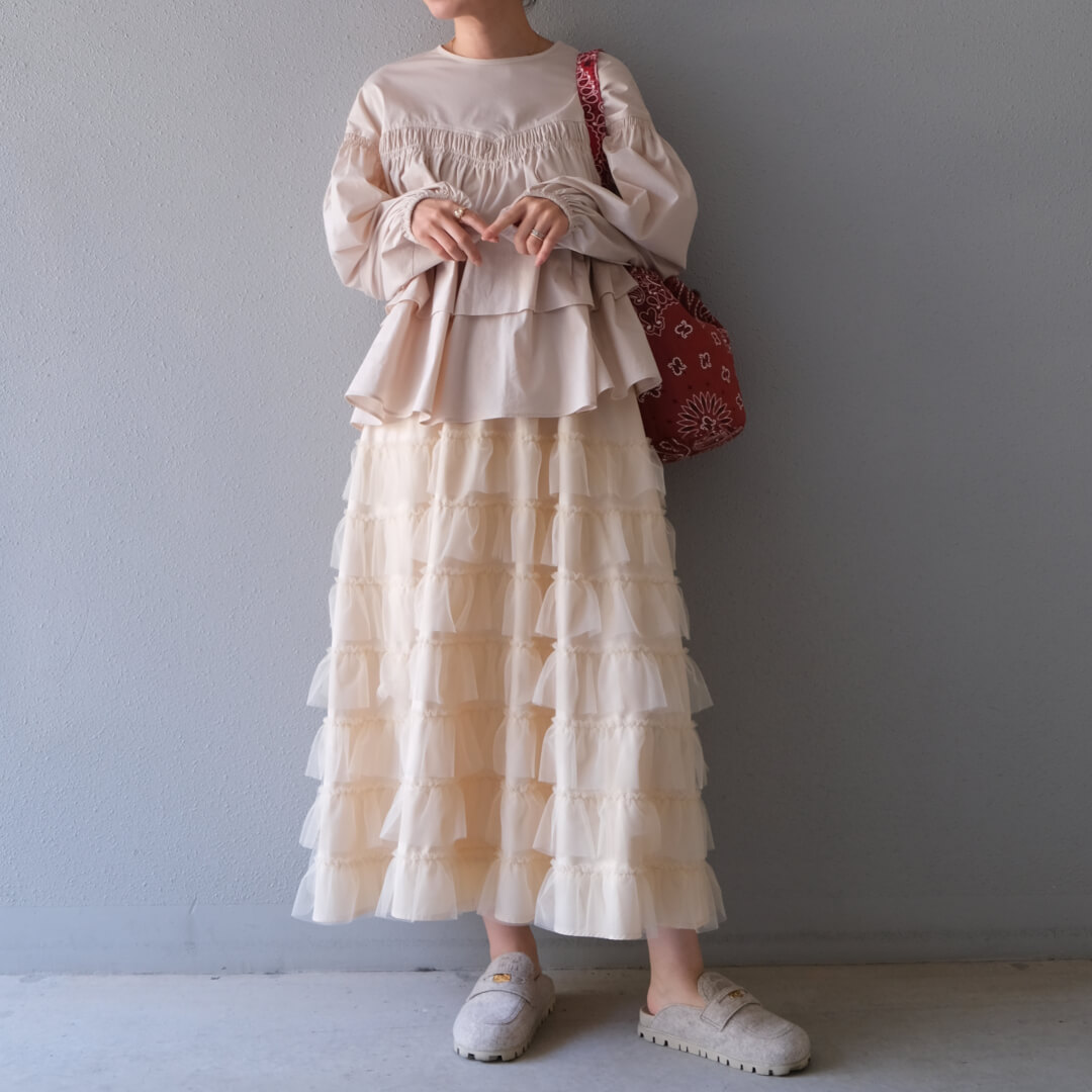 �ƥ������ɥ֥饦��(BEIGE)