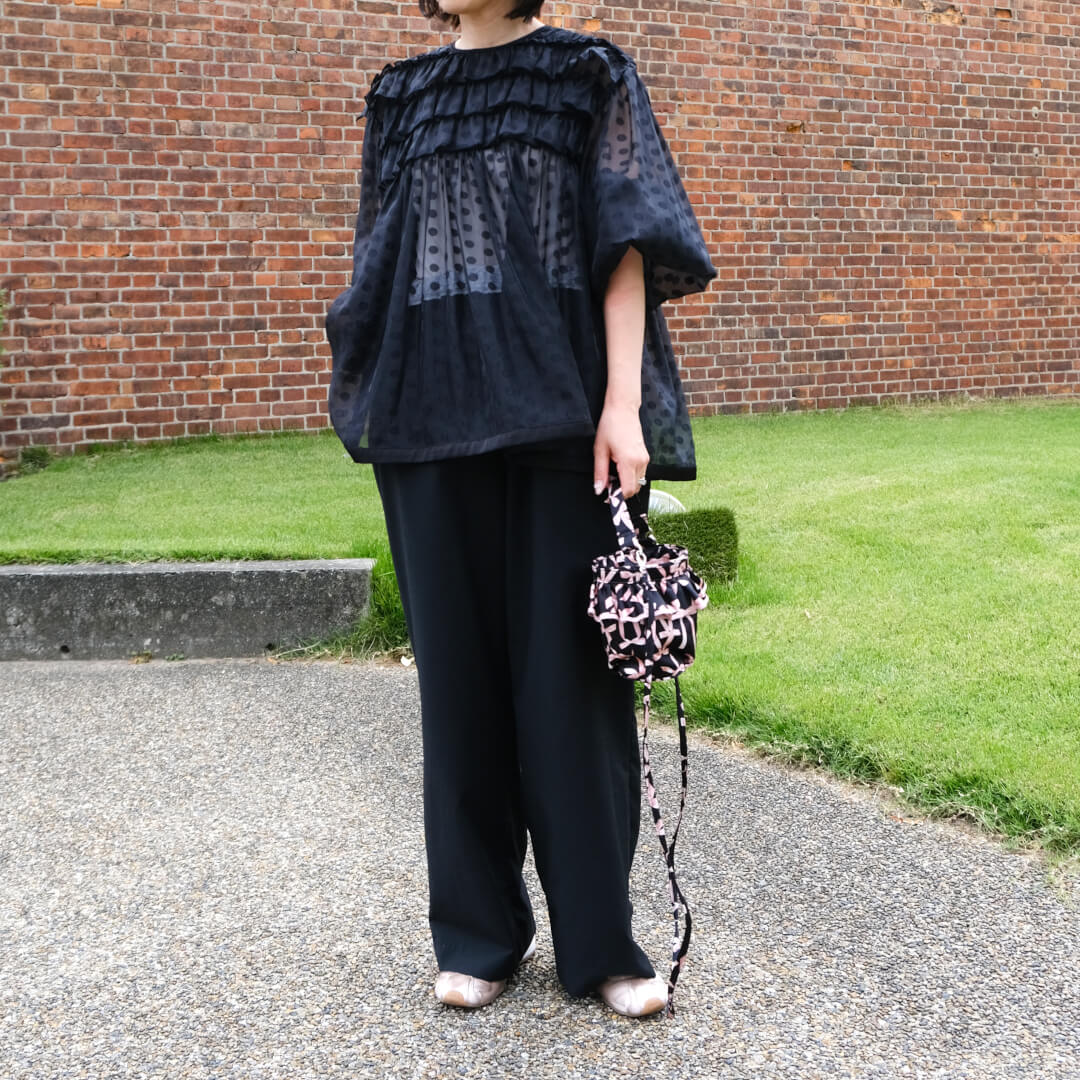 �ɥåȥ������֥饦��(BLACK)