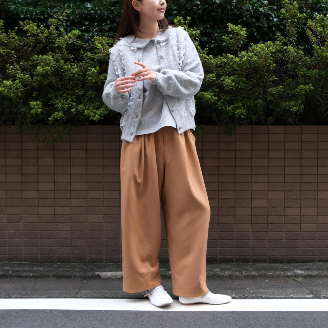 Smooth Tuck Pearl Pants(CAMEL)