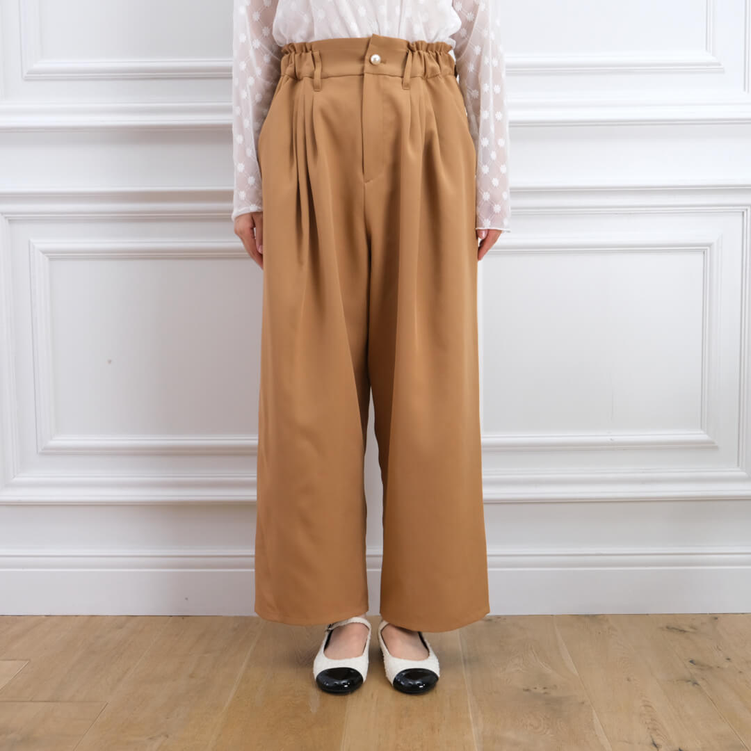 Smooth Tuck Pearl Pants(CAMEL)