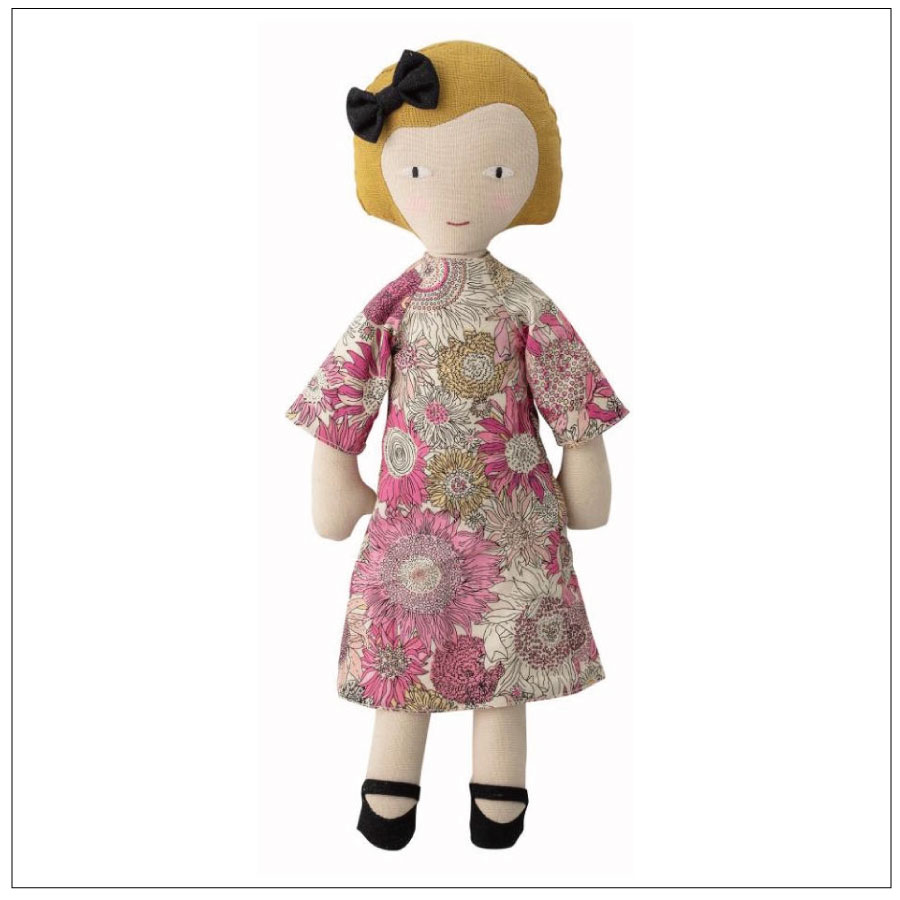 bloomingville //金髪の女の子の人形