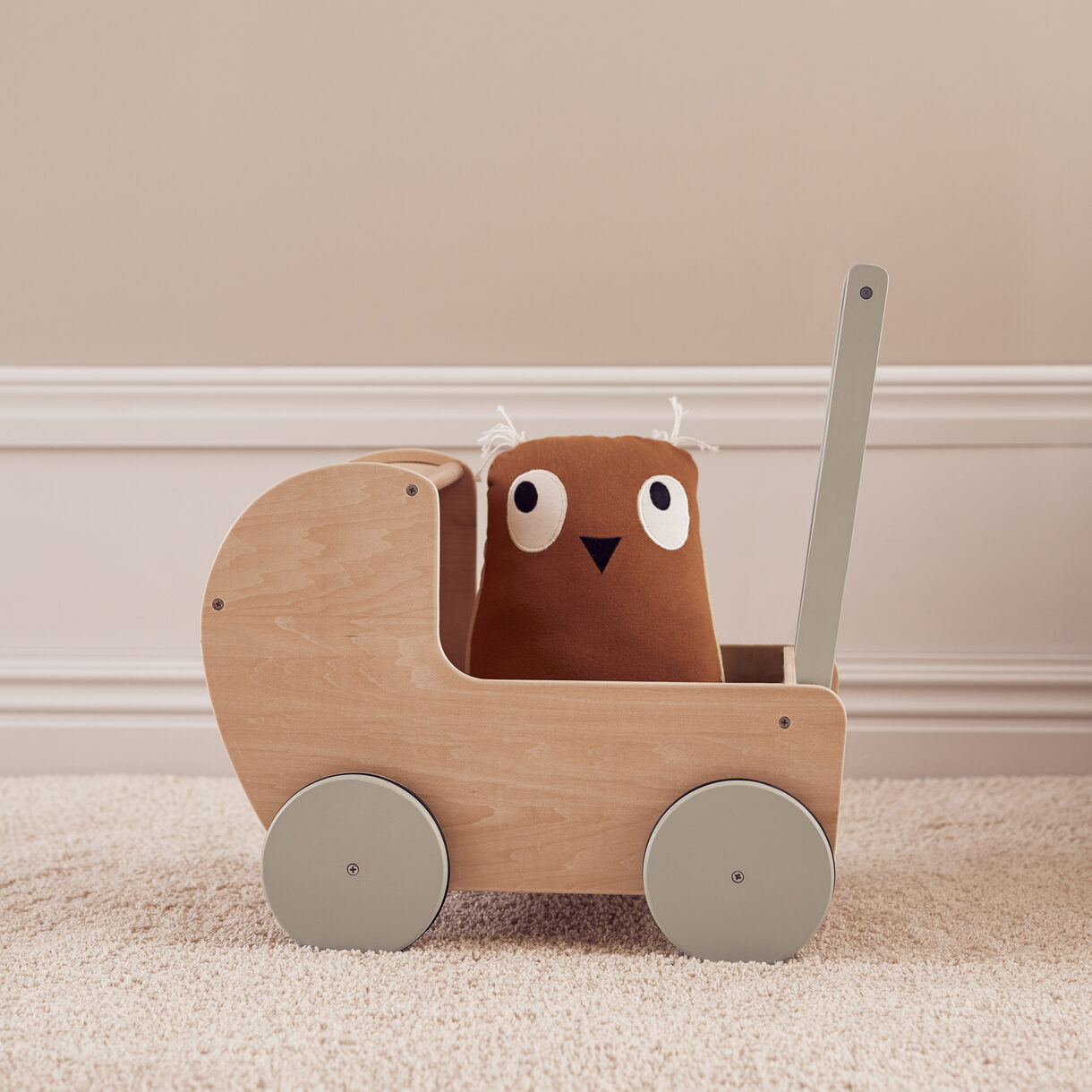 kids concept //木製おもちゃのストローラー（手押し車）