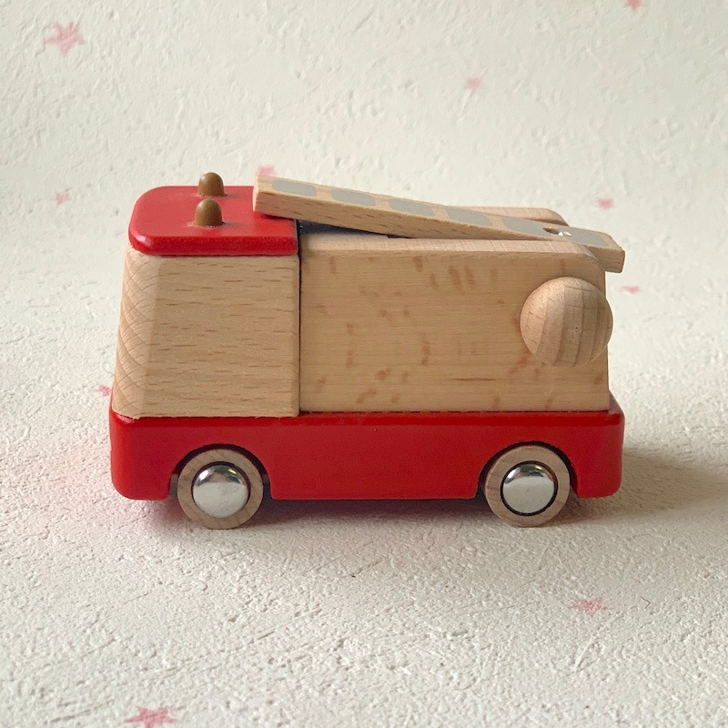 liewood リーウッド Village Fire truck(手のひらサイズの消防車）車 働くクルマ 木のおもちゃ
