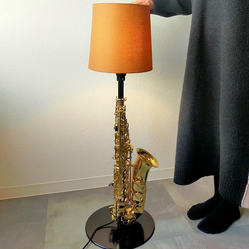 saxophone light