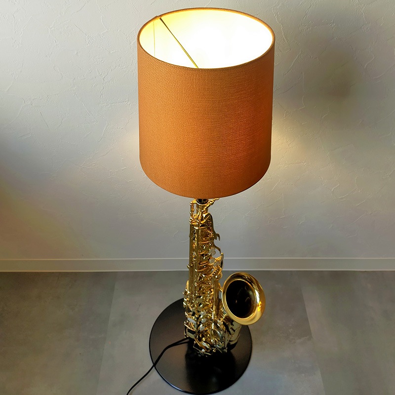 saxophone light
